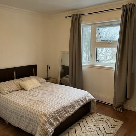 Très Grand 3 1/2. (. 700pc ) - Photo 1