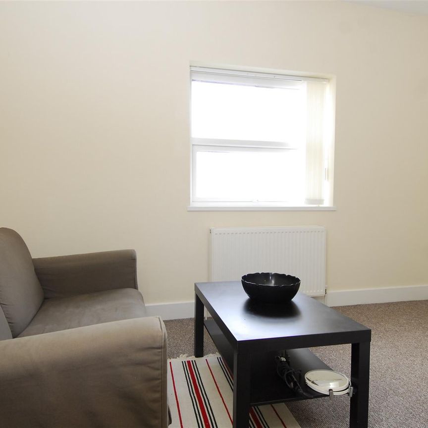 9 Seaton Avenue Flat 3, Plymouth - Photo 1