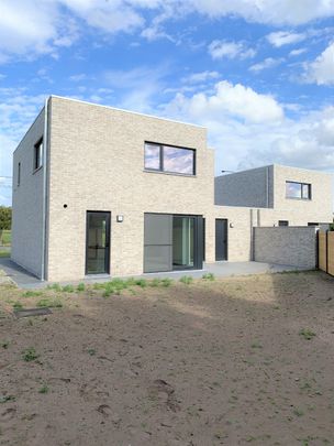 Halfopen nieuwbouwwoning in Ertvelde te huur - Photo 1