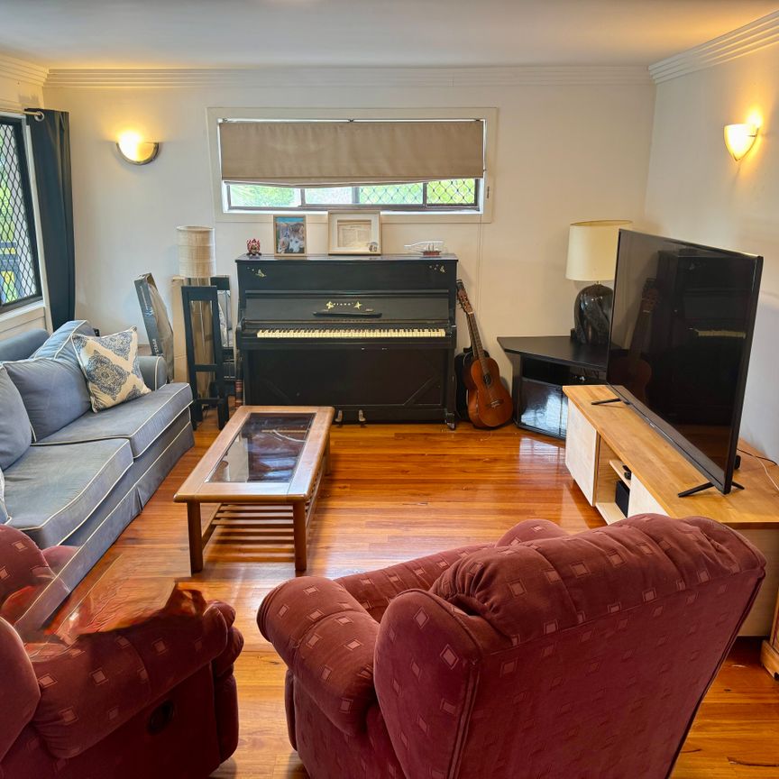 Molendinar - Photo 1