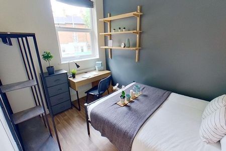 5 bedroom townhouse to rent - Photo 2