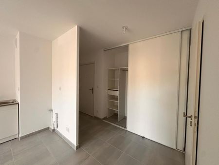 location Appartement T2 DE 39.02m² À TRETS - Photo 3