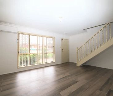 “Modern 2 Bedroom Townhouse” - Photo 4