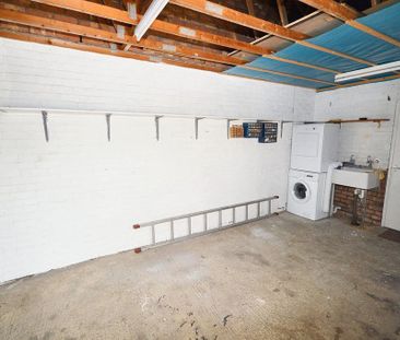 4 bedroom detached house to rent - Photo 6