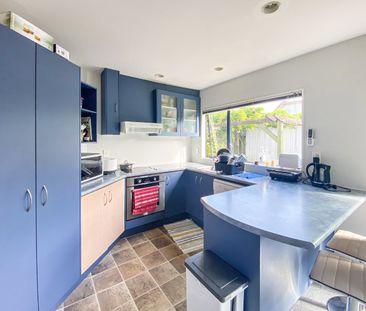 ELLERSLIE - 3 Bedroom House in a good location - Photo 6