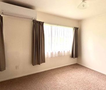 Country Living - Photo 2