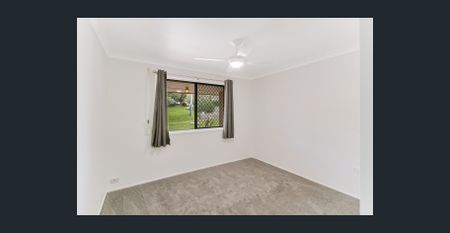 Neat & Tidy Two Bedroom Duplex with Airconditioning - Photo 2