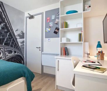 Classic 2 Bed Apartment - Photo 4