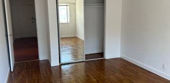 Spacious 2 Bedroom Apartment - Photo 2