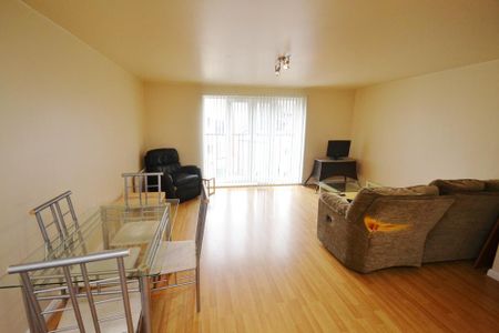 2 bedroom flat to rent - Photo 4