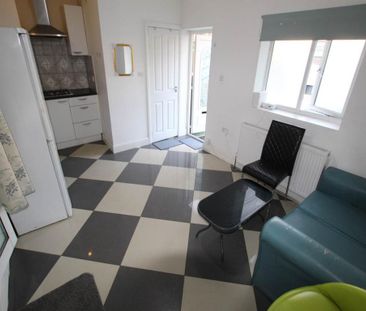 1 bedroom ground floor flat to rent - Photo 1