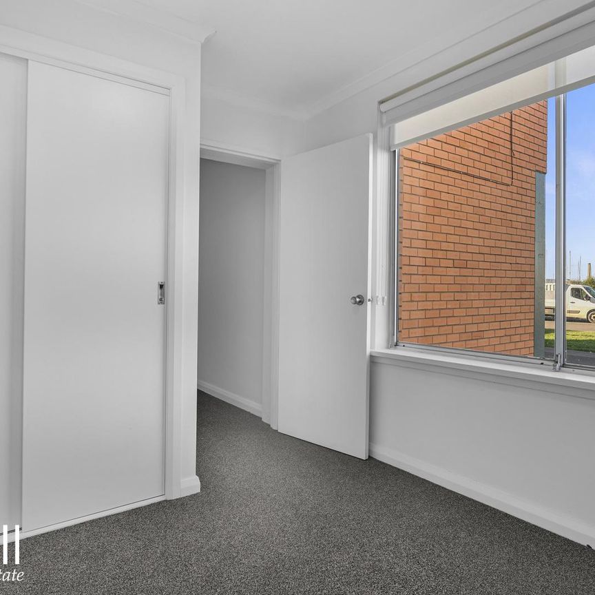 Stylish Ground Floor Unit in Prime Location - Photo 1