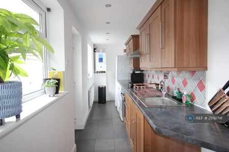 2 bedroom terraced house to rent - Photo 5