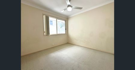 SPACIOUS TOWNHOUSE IN HEART OF MOOROOKA - Photo 4