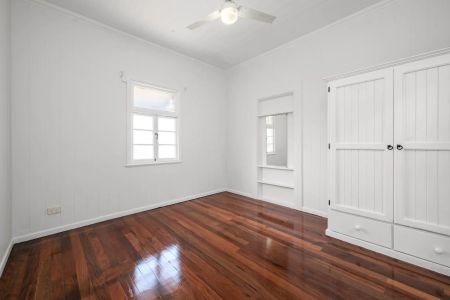 Charming Home in Prime Central Location - Photo 4