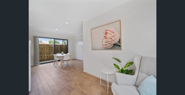 MODERN FULLY FURNISHED STUDIO APARTMENT - Photo 1