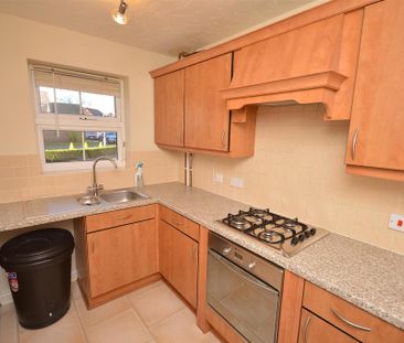 3 bedroom semi-detached house to rent - Photo 6