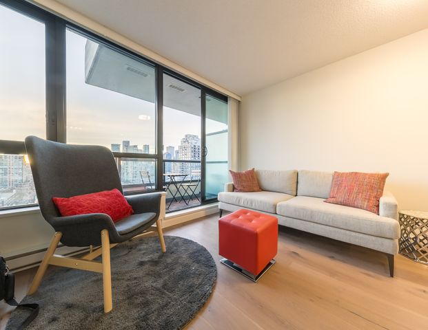 D11 - 977 Mainland Street — D11 - Photo 1