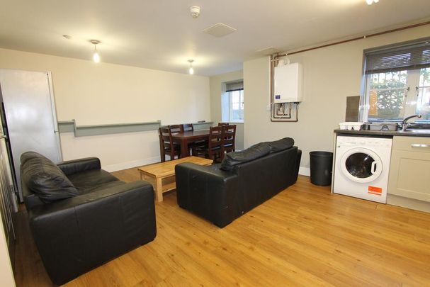 5 bedroom flat to rent - Photo 1