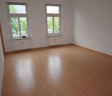 TOP Whg. im 1. OG mit EBK !!! - großer Balkon - Laminat ! - Photo 1