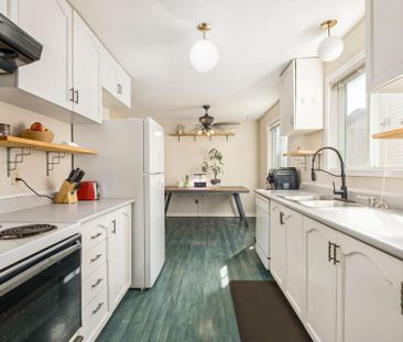 For Lease - 9 Glacier Street, Barrhaven, Ontario - Photo 2