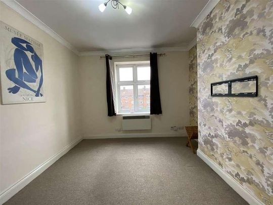 Bedroom Apartment With Outside Space Mill Hill, NW7 - Photo 1