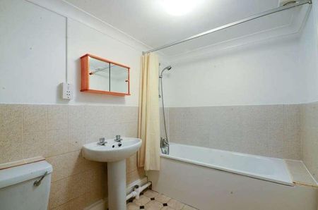 Drakefield Road, Heaver Estate, SW17 - Photo 2