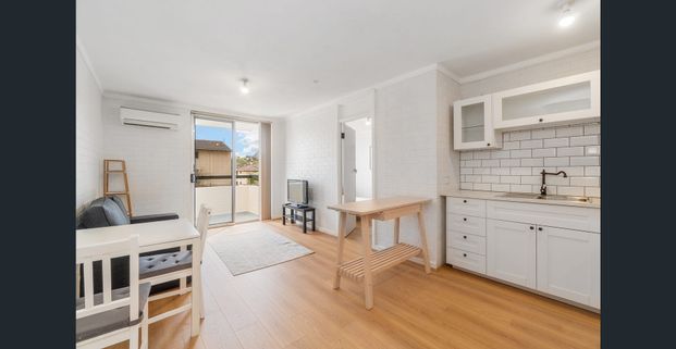 Modern One Bedroom Furnished Unit - Photo 1