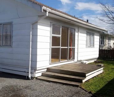 HEREFORD PLACE, 2 BEDROOMS $420 P/W - Photo 2