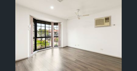 WELL-MAINTAINED HOME IN THE HEART OF WERRIBEE - Photo 4