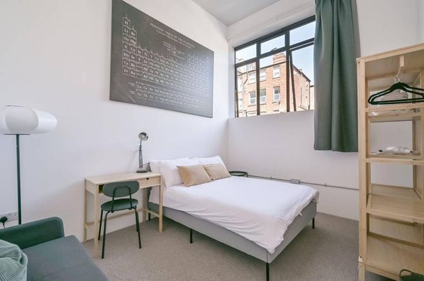 4 bedroom flat to rent - Photo 1