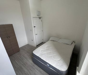 STUNNING STUDIO – LEWISHAM – ASAP - Photo 2