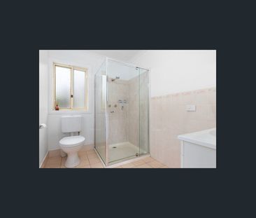 TWO BEDROOM TOWNHOUSE CLOSE TO TOWN - Photo 5