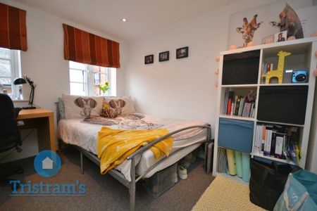 3 bed Apartment for Rent - Photo 5