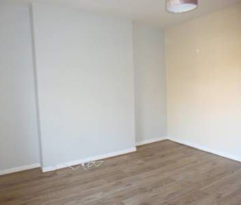 Partly Furnished 1 Bedroom Duplex Apartment - Photo 1