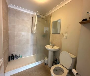 Chapel Lane, Farnborough, Hampshire, GU14 - Photo 4