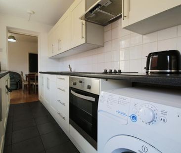 1 bedroom in a house share to rent - Photo 6