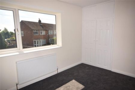 2 bedroom semi-detached house to rent - Photo 2