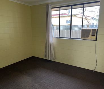 1 Bedroom 1 Bathroom unit in Quiet location - low maintenance - Photo 1