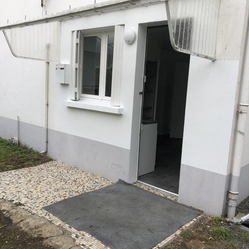 A LOUER REZE PONT ROUSSEAU - Appt T1 RDC - TERRASSE CAVEAU - STATIONNEMENT EXTERIEUR - Photo 1
