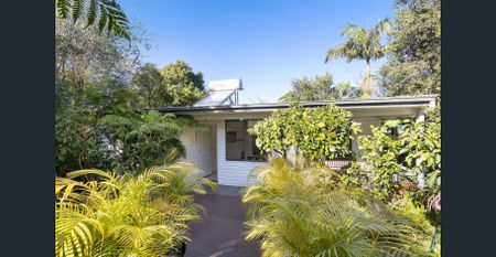 Three Bedroom Granny Flat in Convenient Location - Photo 5