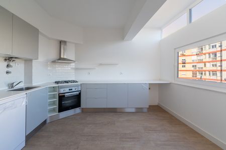 3 bedroom flat in Reboleira - Amadora - Photo 5