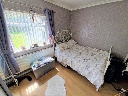 5 Whinfield Walk, Carrickfergus, BT38 8HL - Photo 4