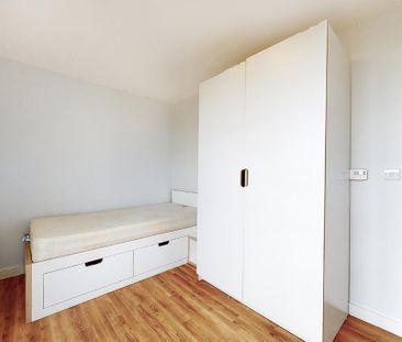 1 bedroom in a flat share to rent - Photo 1