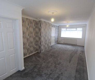 3 bedroom House To Let - Photo 5