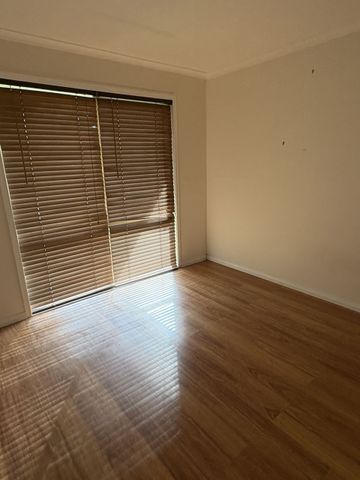 Country Living - Photo 3