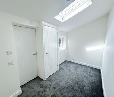 4 bedroom detached house to rent - Photo 5