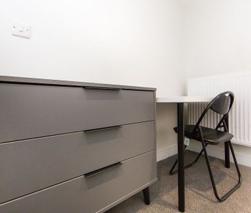 Quarry Mount Terrace, Woodhouse, Leeds - Photo 4