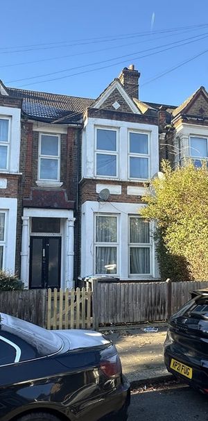 5 Bed Terraced House, Bramshill Road, NW10 - Photo 1