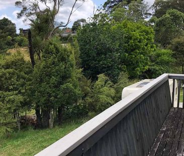 2BR house in Oratia - Photo 1